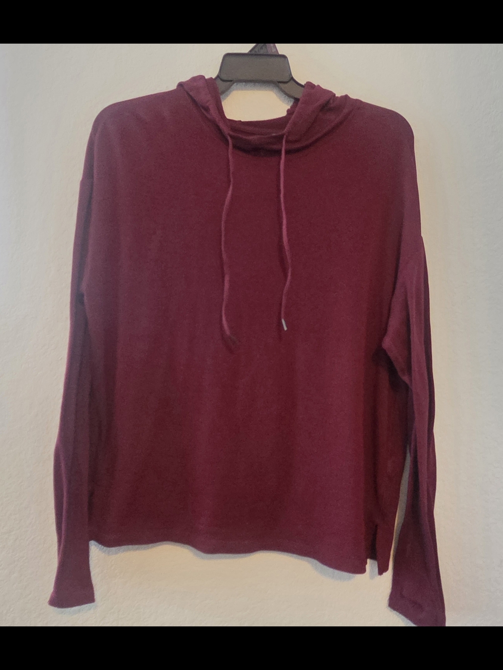 Women's Lightweight Hooded Sweater - Burgundy